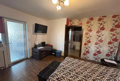 Apartament cu 3 camere decomandat, mobilat în Micro 5 - 6
