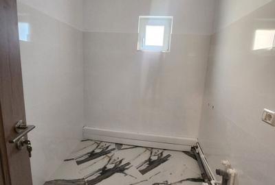 Apartament cu 3 camere decomandat în Șerbănești - 11