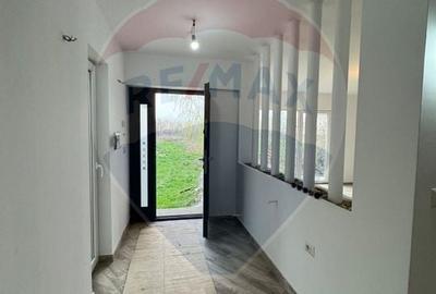 Casa / Vila de familie + oportunitate de afacere in Focsani - 12