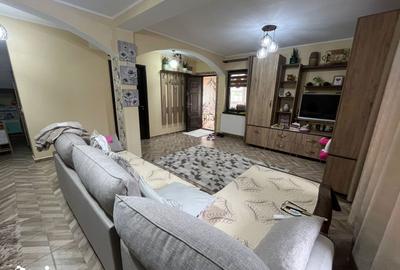 Casă cu 5 camere cu Teren 250 Mp în Berceni - 8