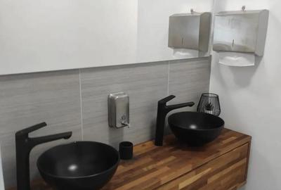 Spațiu comercial, de 450 mp, în Central - 5