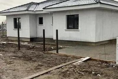 Casă cu Teren 350 Mp în Remetea Mare