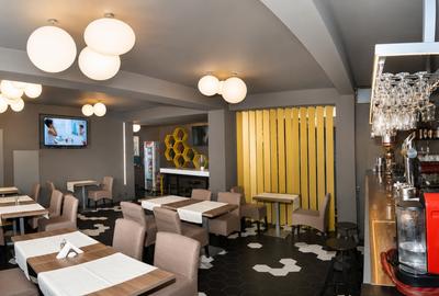 Spațiu comercial, de 260 mp, în P-ța Universității - 4