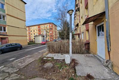 Resita Vanzare Spatiu Com.Parter,Zona Aglomerata - 6