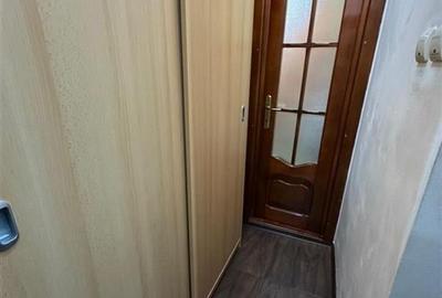 Apartament 3 camere, etaj 3 , zona Liceul Pedagogic, mobilat - 18