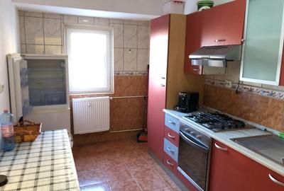 De inchiriat - Apartament 3 camere - Caramfil - 8