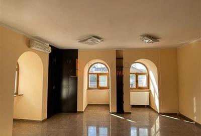 Spatiu comercial zona Centru - 2