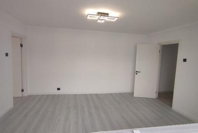 Apartament 3 camere RENOVAT TOTAL, zona  superba - Proprietar - 12