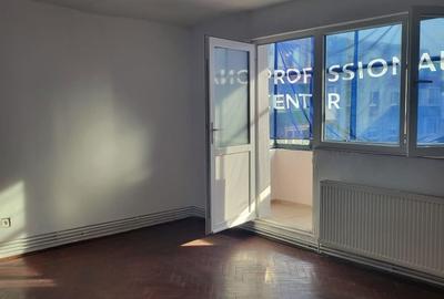 Apartament cu 3 camere decomandat în Central - 2