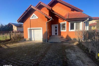 Casă cu 3 camere cu Teren 500 Mp în Central - 1