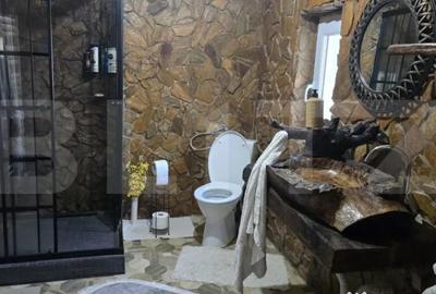 Casă cu 5 camere cu Teren 2800 Mp în Central - 9