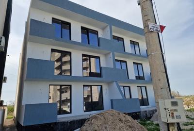 Bloc cu 9 apartamente de 2 camere pe malul mării - 1