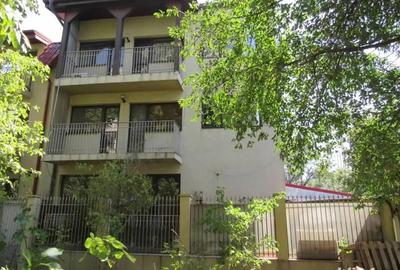 Casă în Theodor Pallady - 10