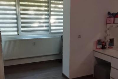 Apartament cu 3 camere decomandat în Pajura - 12