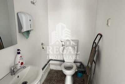 Spațiu comercial, de 20 mp, în Central - 4