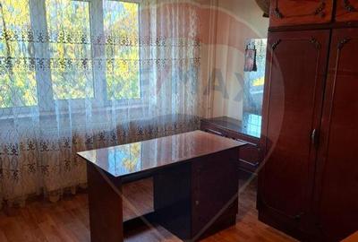 Apartament cu 3 camere de inchiriat in zona 1 Mai - 5