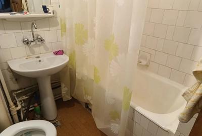 Inchiriez apartament 3 cam - 5