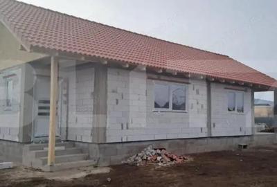 Casa la ro?u cu 4 camere, 1134 mp teren, zona Barabant - 3