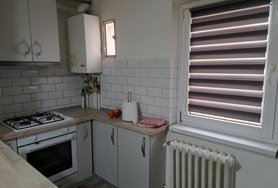 Apartament cu 2 camere decomandat în Micro IV - 2