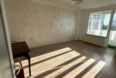 De vanzare apartament cu 2 camere, zona Hotel, renovat, 57.000 euro - 3