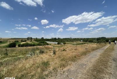 Teren de 1000 mp, în Salcia - 4