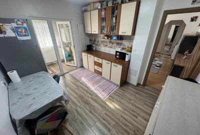 Apartament 2 camere zona Poarta 6 - 6