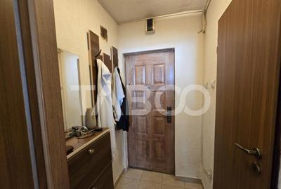 Garsoniera decomandata etaj intermediar 1 zona Vasile Aaron - 1