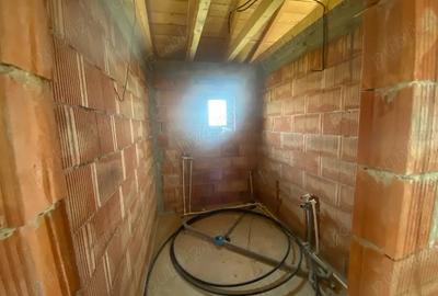 Casă cu 3 camere cu Teren 290 Mp în Sintești - 2