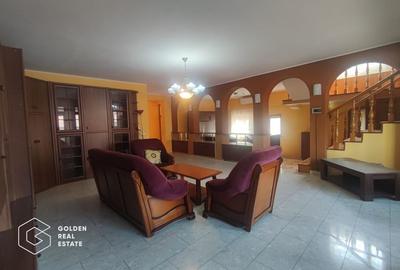 Casa solida, spatiu interior mare, zona Micalaca - 3