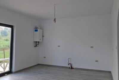 Casă cu 4 camere în Central - 11