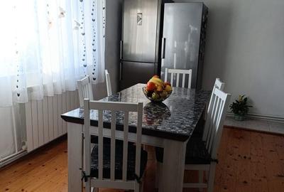 Casă cu 3 camere decomandat în Central - 1