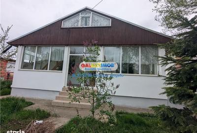 Casă cu 4 camere cu Canalizare în Gruiu