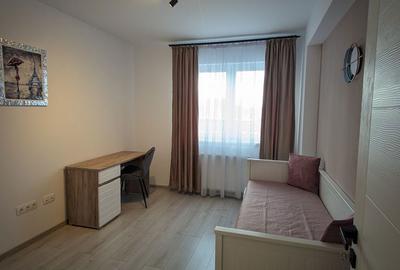 Apartament cu 3 camere decomandat în Tractorul - 6