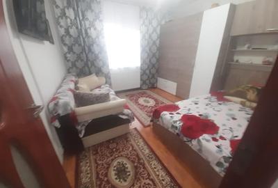 Apartament cu 2 camere decomandat în Hotvon