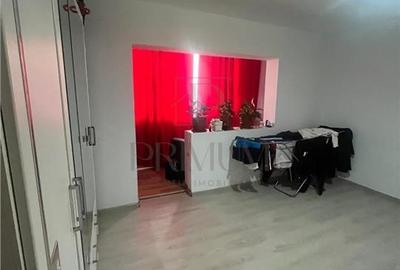 Apartament cu 3 camere semidecomandat în UMT - 2