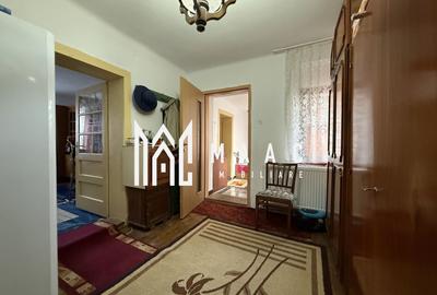 Casă individuală cu 4 camere cu Canalizare în Central - 1