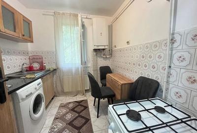 Apartament cu 3 camere semidecomandat în Tudor Vladimirescu