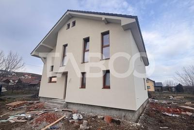 Casă individuală cu 5 camere cu Teren 700 Mp în Șura Mare - 1