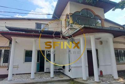 Spațiu comercial, de 200 mp, în Central