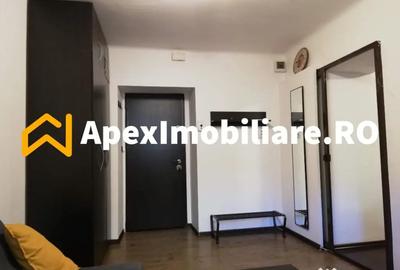 Garsonieră decomandată în P-ța Romană