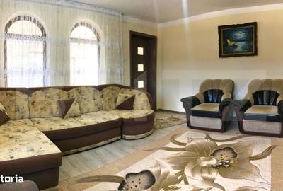 Casă cu 4 camere cu Teren 1250 Mp în Central - 1