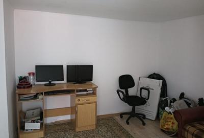 Casa 4 camere - baie -bucatarie Chercea