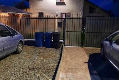 Casă cu Teren 300 Mp în Central - 1
