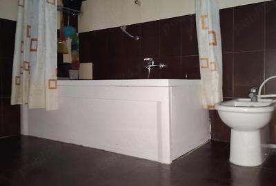 Casă cu 5 camere cu Teren 284 Mp în Central - 7