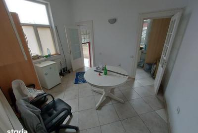 Casă cu 10 camere decomandat cu Teren 387 Mp în Basarabia - 17