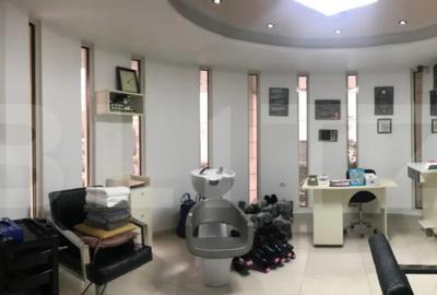 Spațiu comercial, de 290 mp, în Micro 3 - 9