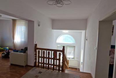 Casă cu 4 camere în Șura Mică - 1