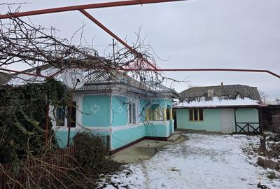 De vanzare casa taranesca Balusesti jud. Neamt - 2