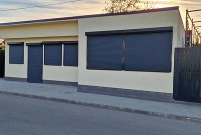 Spațiu comercial, de 85 mp, în Central - 3