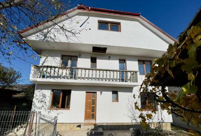 Casă individuală cu 7 camere cu Garaj în Alexandru cel Bun - 2